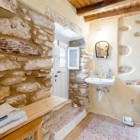 Guest house Cosy In Traditional Cycladic House *